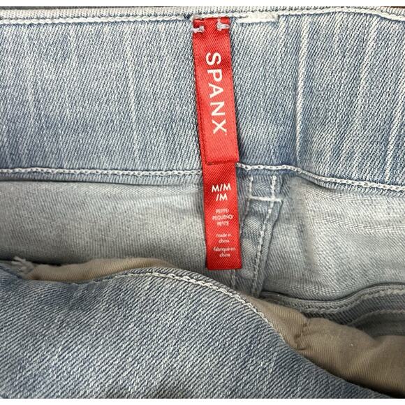 Spanx Pull On Flare Leg Retro Light Wash Blue Denim Jeans Stretch Size Medium - Picture 6 of 7
